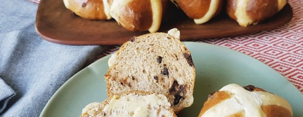 Easy Chocolate Hot Cross Buns