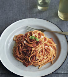 Spaghetti with Easy Tomato Sauce